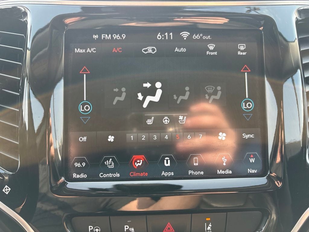 2019 Jeep Cherokee Overland