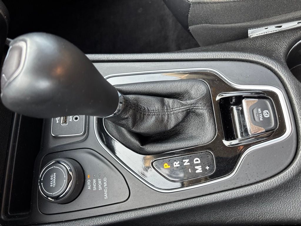 2019 Jeep Cherokee Overland