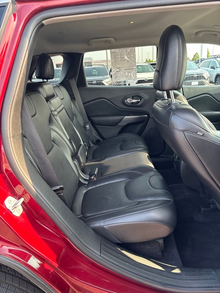 2019 Jeep Cherokee Overland