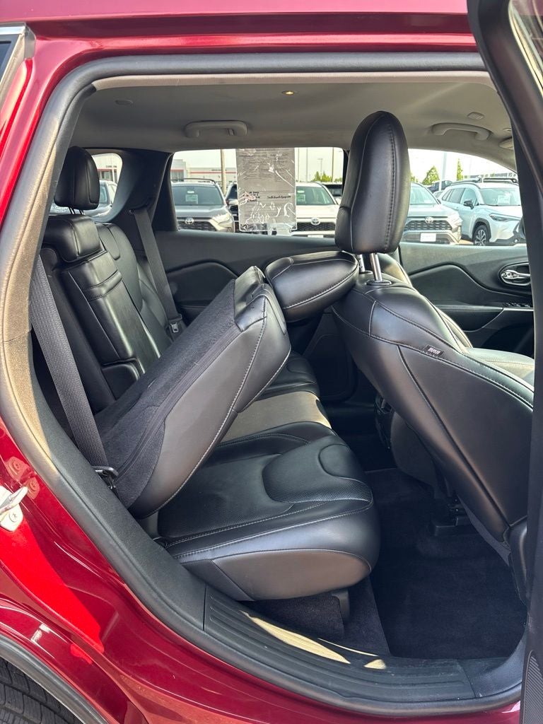 2019 Jeep Cherokee Overland