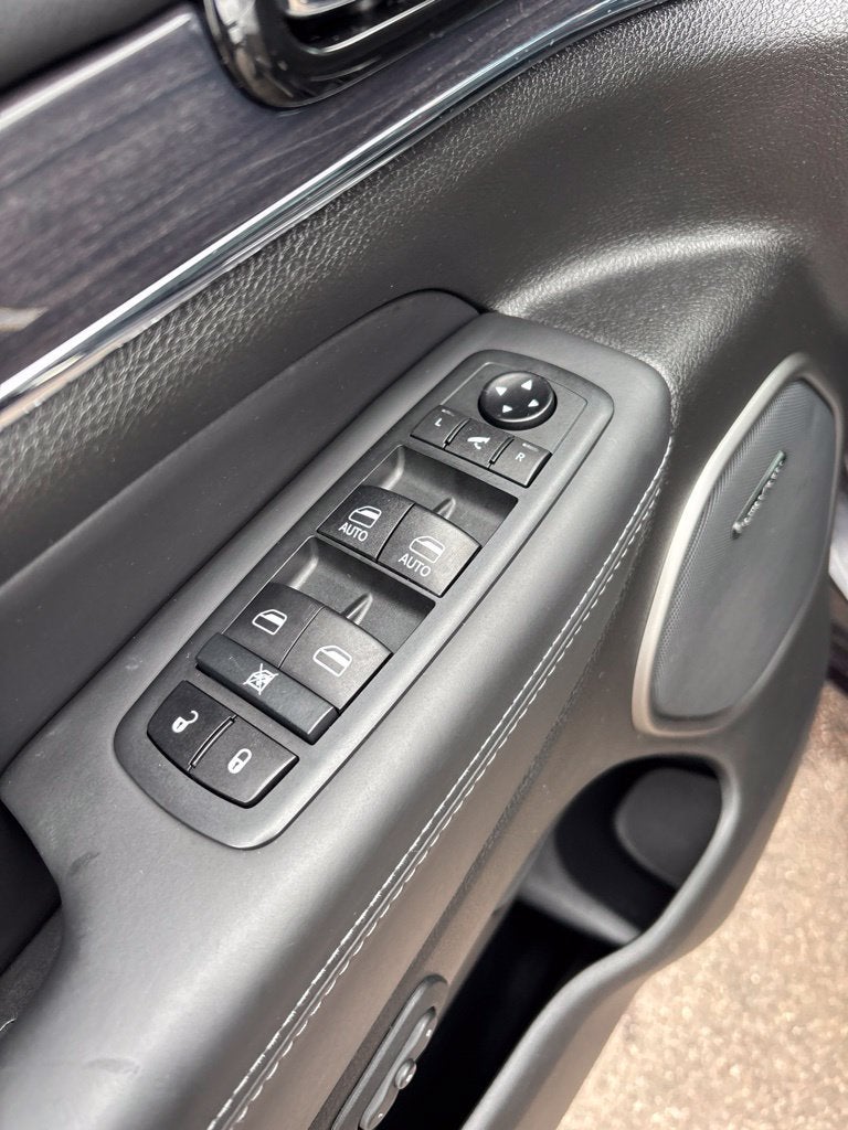 2020 Jeep Grand Cherokee Overland