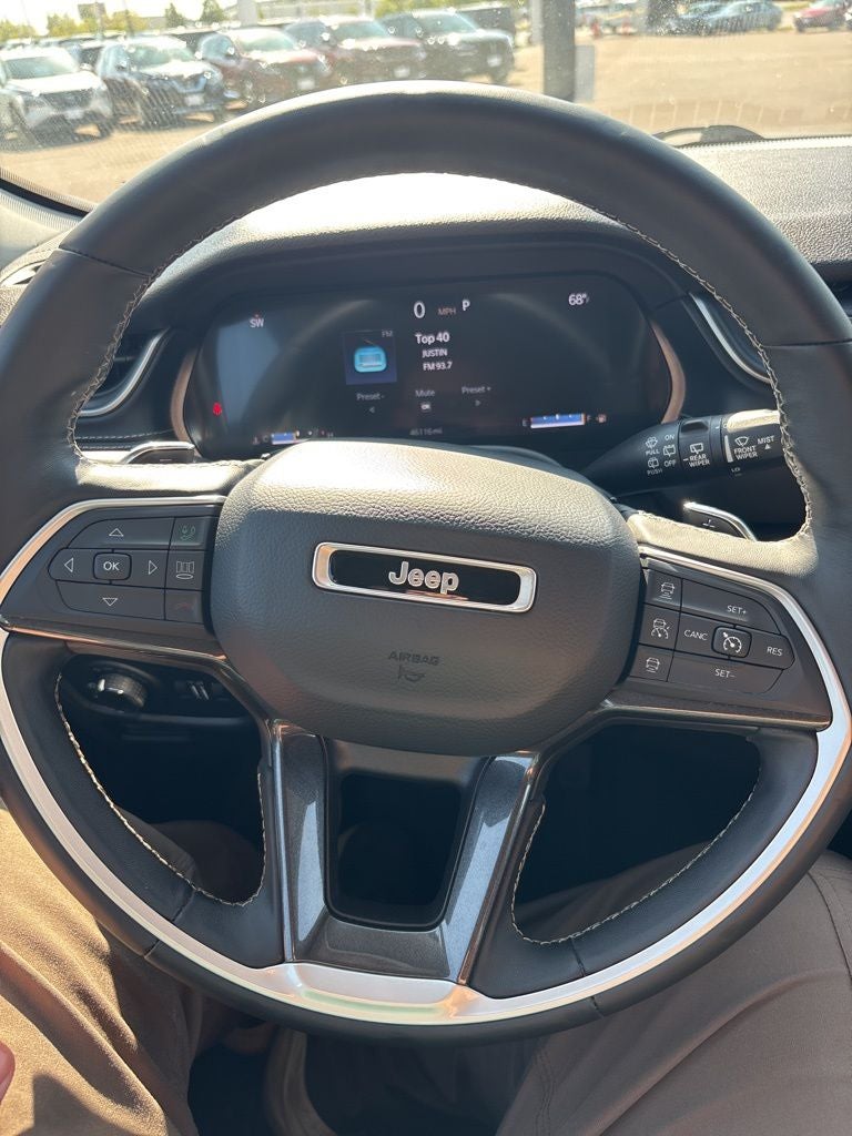 2022 Jeep Grand Cherokee L Laredo