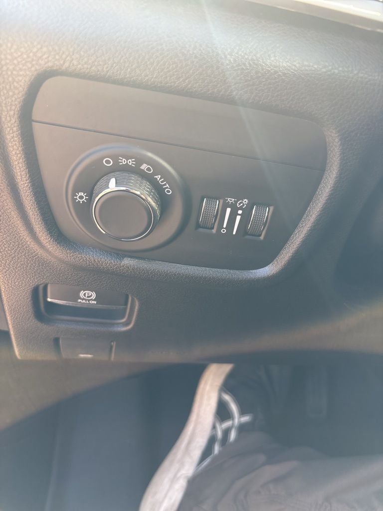 2022 Jeep Grand Cherokee L Laredo