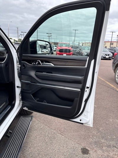 2023 Jeep Grand Wagoneer Series II