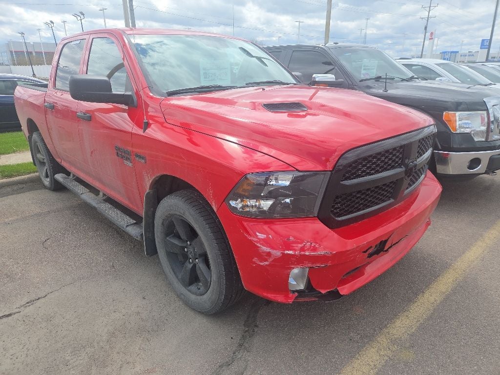2019 RAM 1500 Classic Express Crew Cab 4x4 5'7's photo
