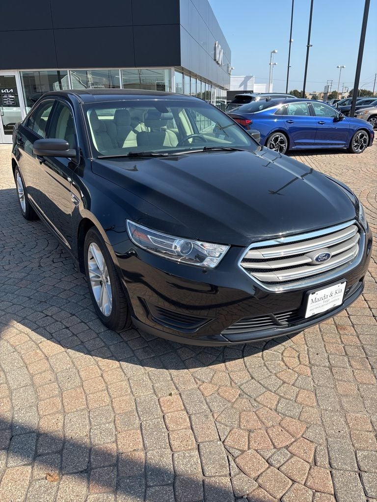 2016 Ford Taurus SE