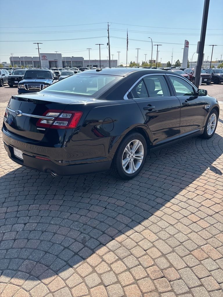 2016 Ford Taurus SE