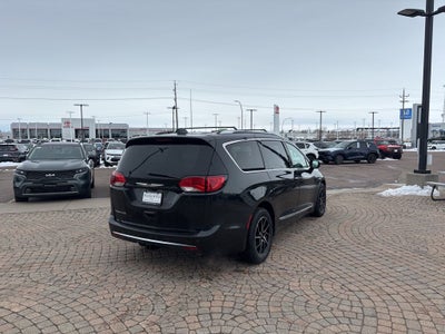2017 Chrysler Pacifica Touring L Plus