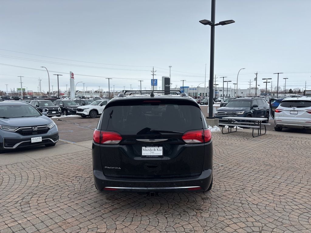 2017 Chrysler Pacifica Touring L Plus