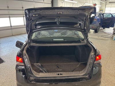 2023 Nissan Versa 1.6 SR