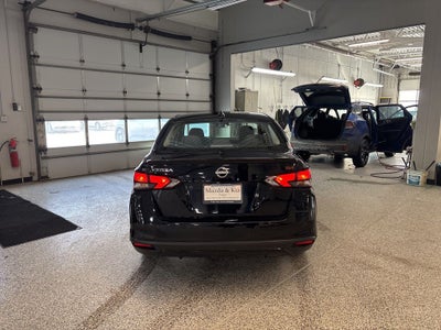 2023 Nissan Versa 1.6 SR