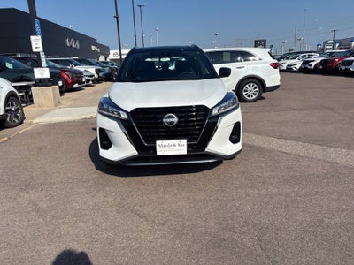 2023 Nissan Kicks SR