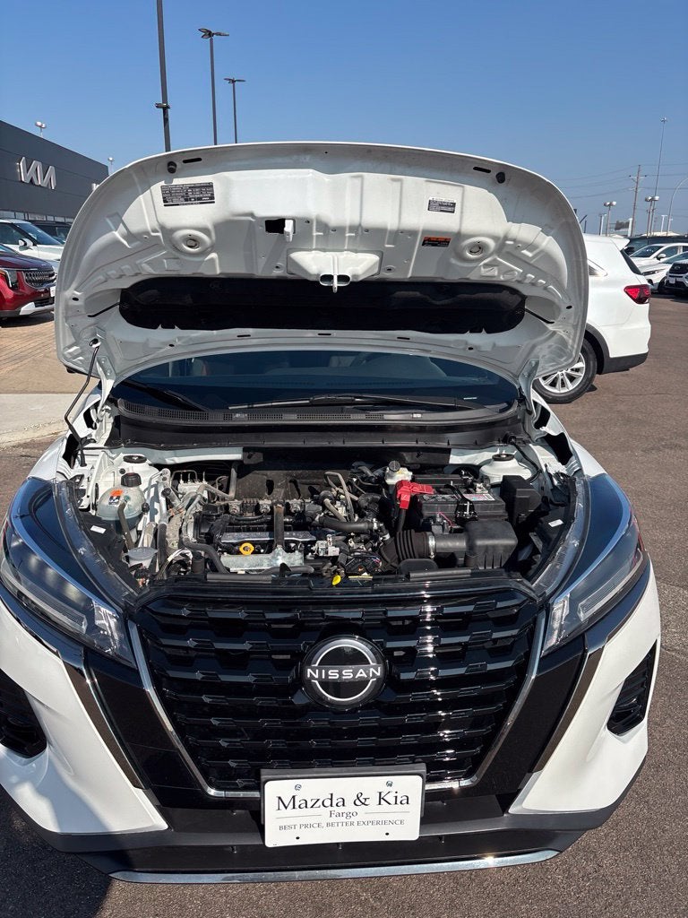 2023 Nissan Kicks SR