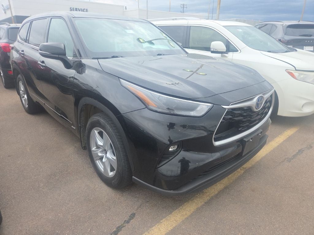 2022 Toyota Highlander LE Hybrid 4x4's photo