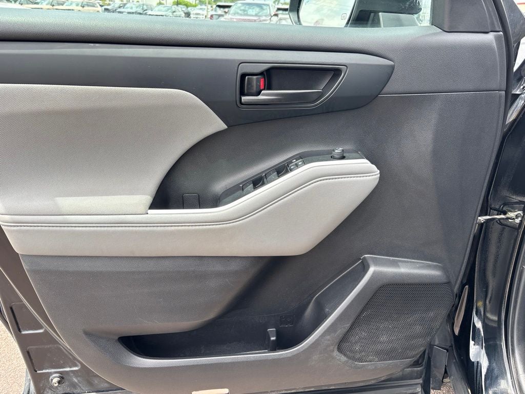 2022 Toyota Highlander Hybrid LE