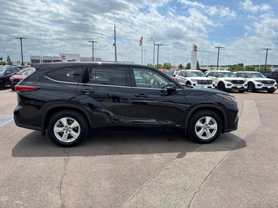 2022 Toyota Highlander Hybrid LE