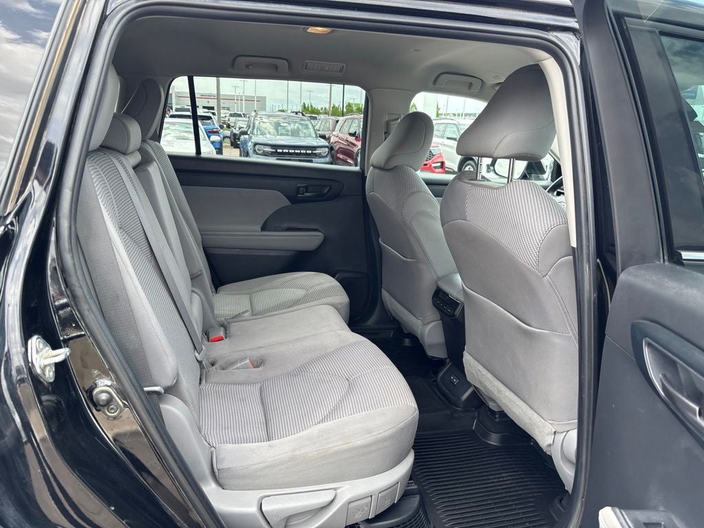2022 Toyota Highlander Hybrid LE