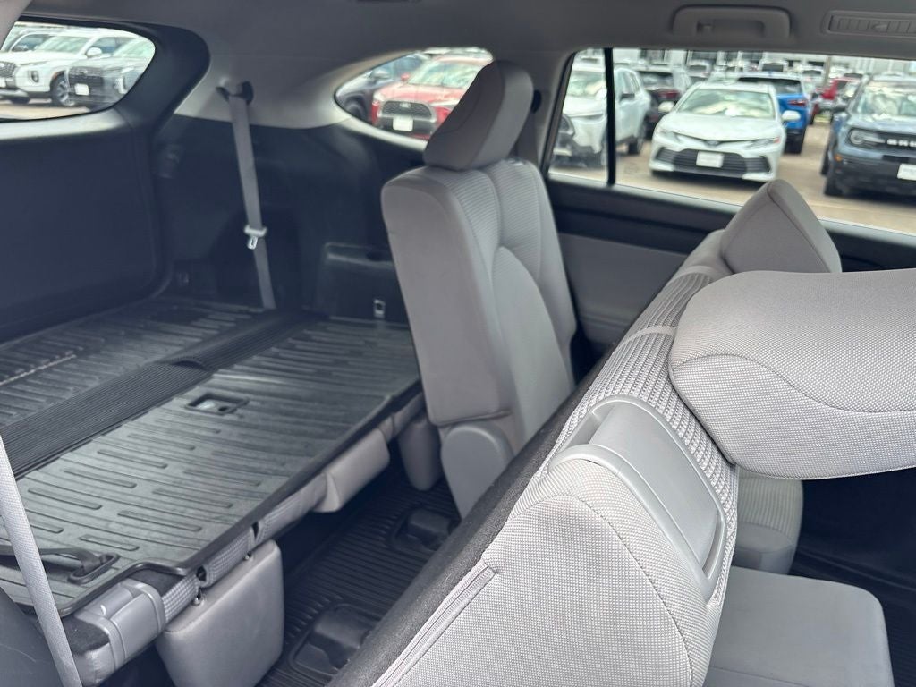 2022 Toyota Highlander Hybrid LE