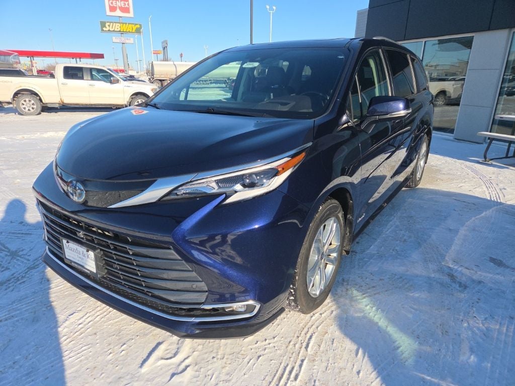 2021 Toyota Sienna Limited 7 Passenger