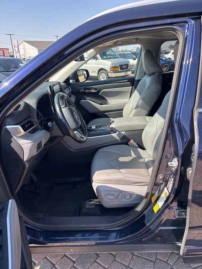 2022 Toyota Highlander Hybrid XLE