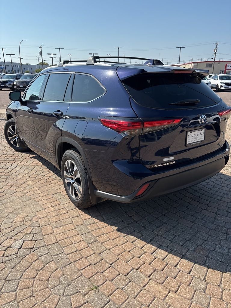 2022 Toyota Highlander Hybrid XLE