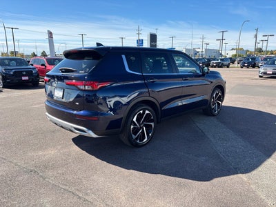 2022 Mitsubishi Outlander SE