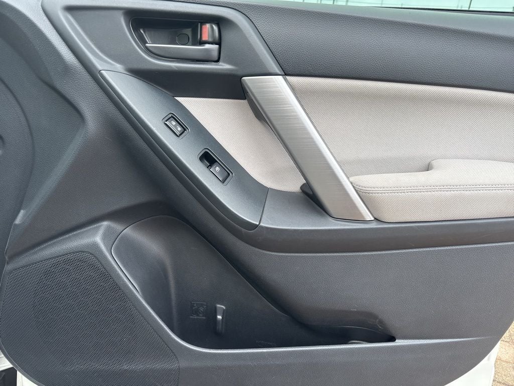 2015 Subaru Forester 2.5i