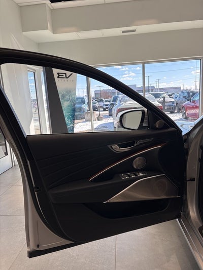 2020 Kia K900 Luxury VIP Package