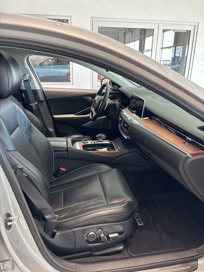 2020 Kia K900 Luxury VIP Package