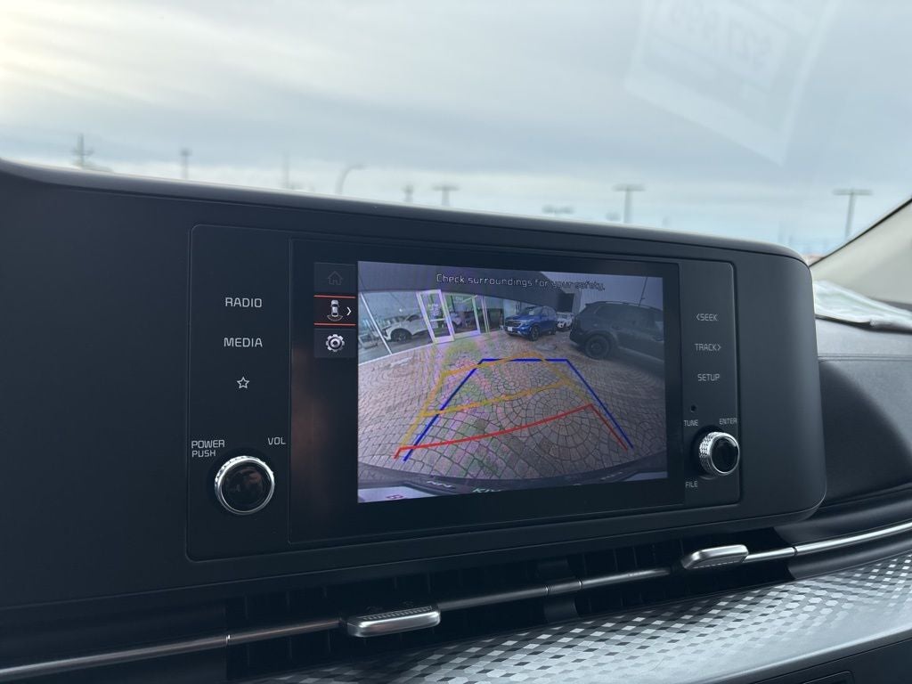 2023 Kia Carnival LX