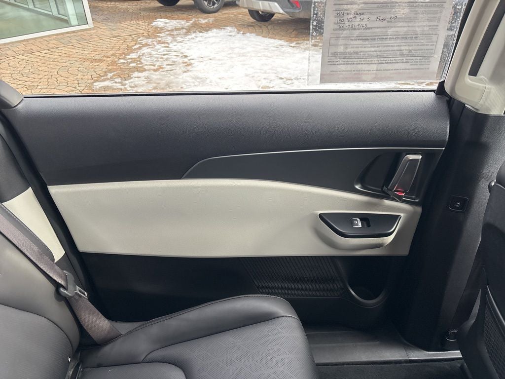 2023 Kia Carnival LX