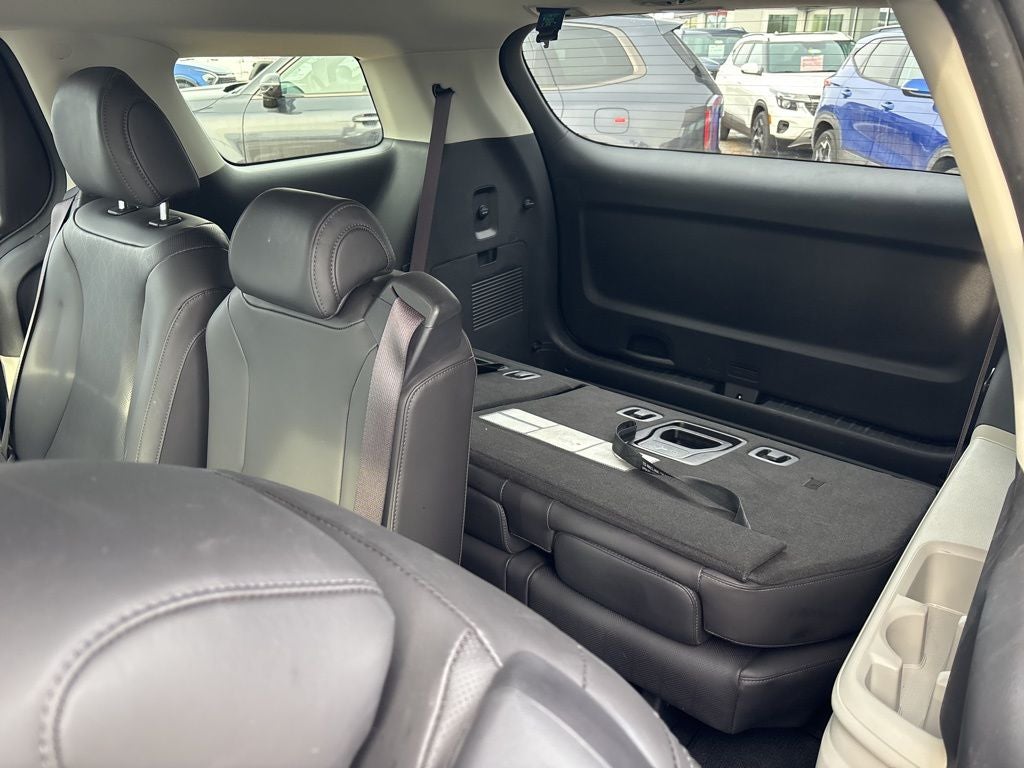 2023 Kia Carnival LX