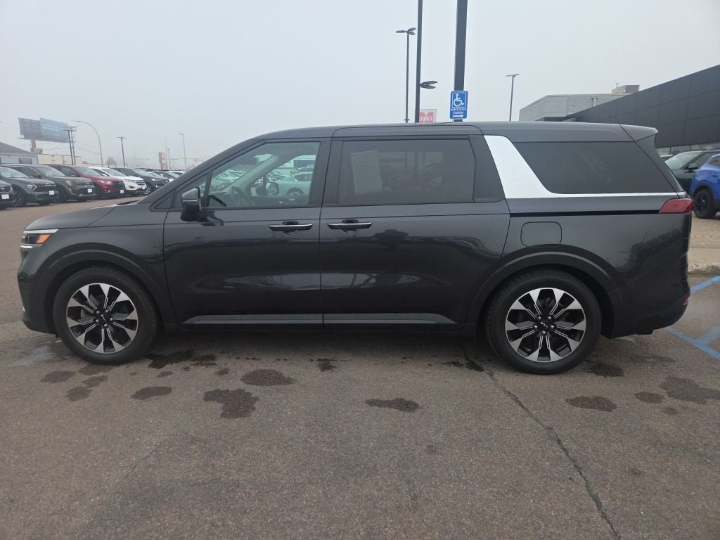 2024 Kia Carnival EX
