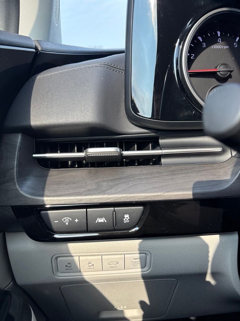 2024 Kia Carnival EX